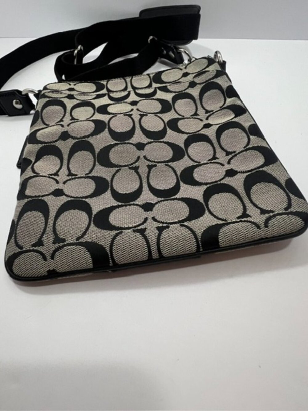 COACH SUTTON SIGNATURE SWINGPACK CROSSBODY GRAY/BLACK JACQUARD 43976 EUC - Picture 5 of 12